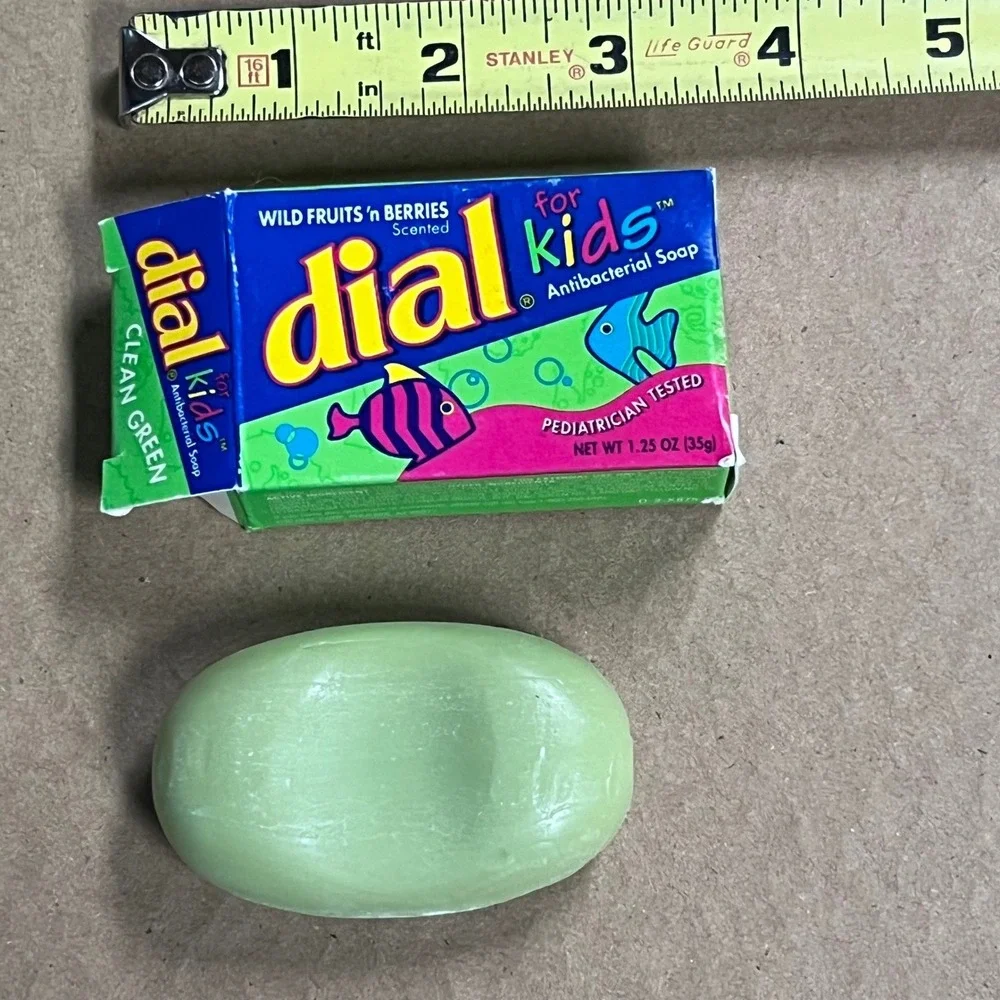 Vintage‎ Dial for Kids Wild Fruits Berries Antibacterial Soap 1.25 oz Prop Mini
